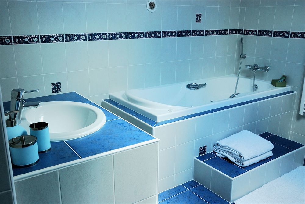 Villa Aimee Luxury Apartments With Heated Pool Vals-les-Bains Ngoại thất bức ảnh